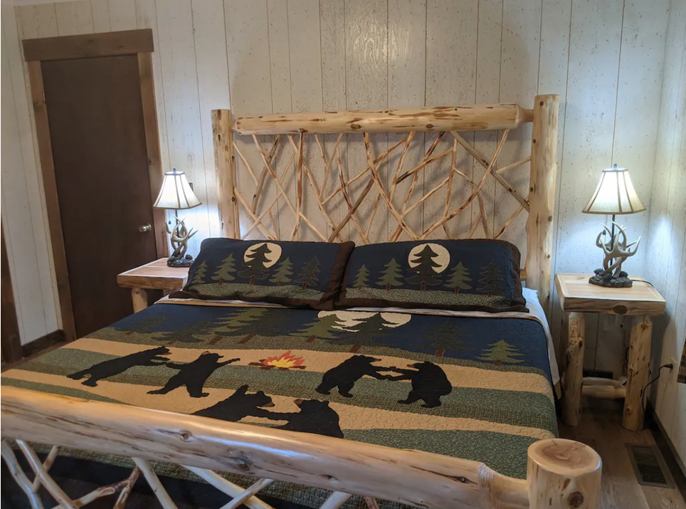 Brant-Lake-Waterfront-Chalet-2