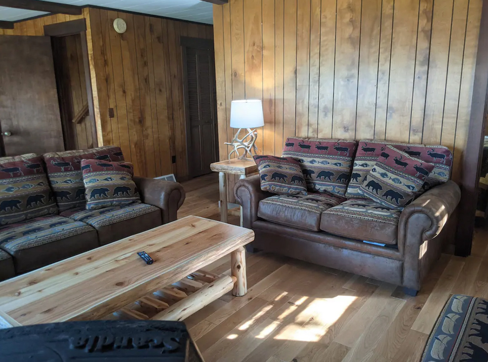 Brant-Lake-Waterfront-Chalet-4