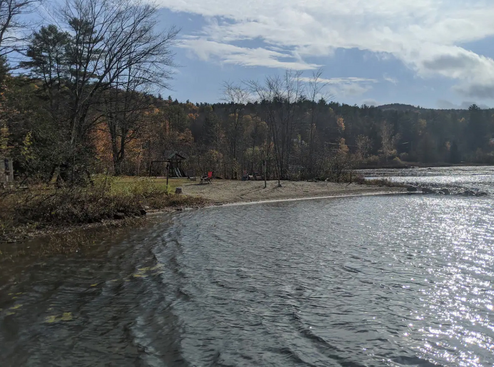 Brant-Lake-Waterfront-Chalet-6